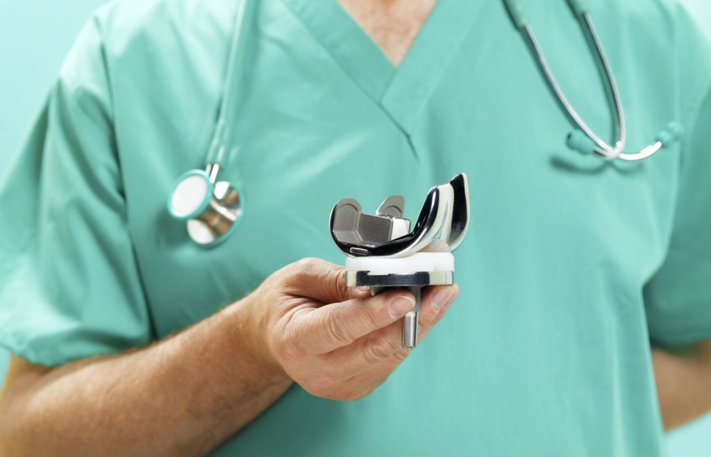 Best knee replacement surgeon in delhi