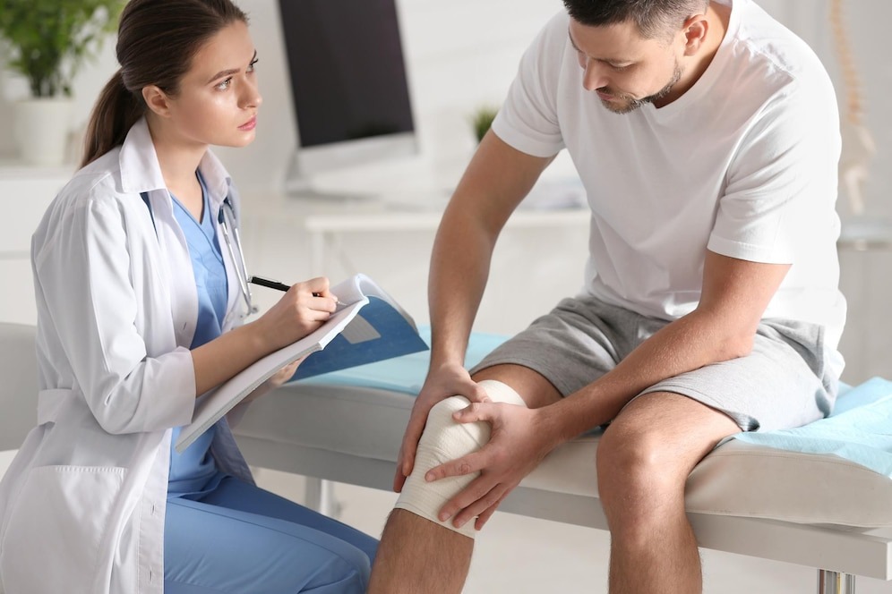 Robotic Knee Replacement in Delhi: How Dr. Saksham Mittal Is Changing the&nbsp;Game