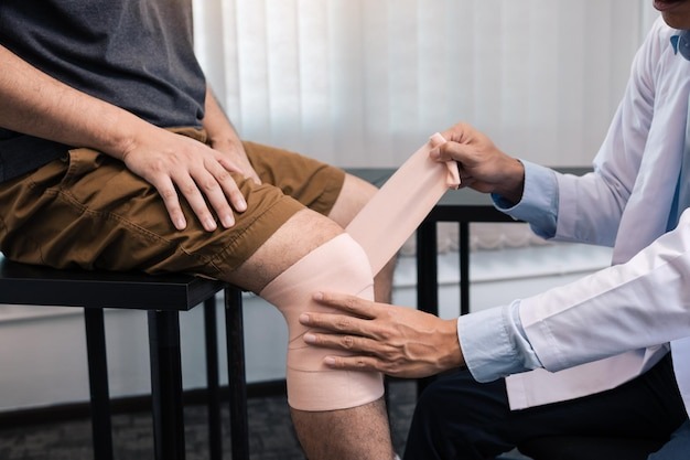 The Evolution of Knee Implants: Insights From Leading Knee Replacement&nbsp;Doctors